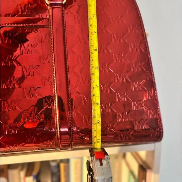 Gorgeous Red Metallic weekend (oversized) Structured Bag - Picture 3 of 7